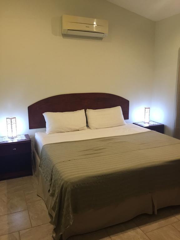 Guest House Плая Фламинго Екстериор снимка
